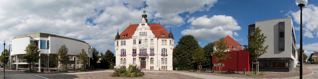 Marktplatz mit Rathaus in Trossingen